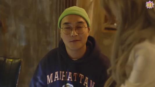 《韩国网剧-在这里工作真好(夸克网盘)》短剧封面