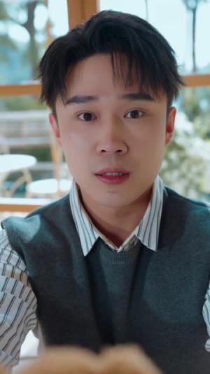 《系统激活:分手后我成顶流(81集)景露&伍双(夸克网盘)》短剧封面