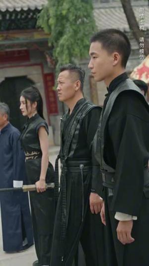 《完蛋所有人都以为我是绝世高手（62集）（夸克网盘）》短剧封面
