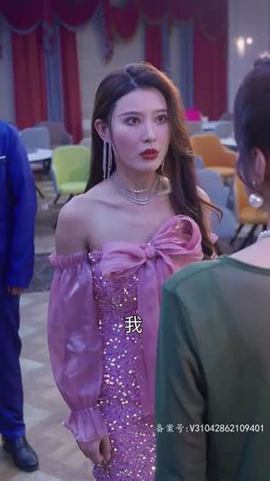 《擦边剧：开挂我的逆袭人生（崛起从离婚开始）》短剧封面