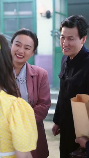《八零喜事多，冷面硬汉宠上天（70集）左馨＆张凤鑫（夸克网盘）》短剧封面