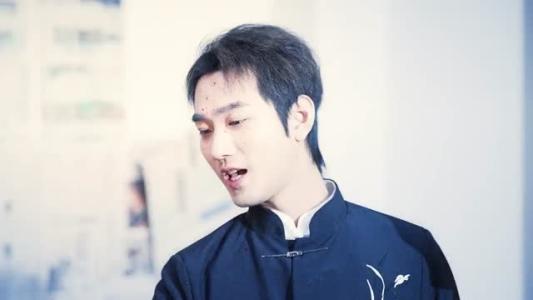 《疯批美人她不想死(75集)李文瀚&丁紫含(夸克网盘)》短剧封面