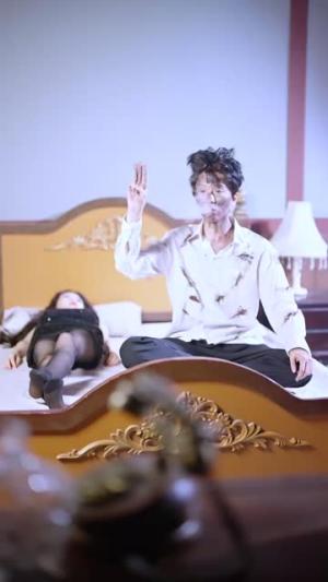 《离婚后神女大人她觉醒了（61集）（夸克网盘）》短剧封面