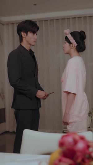 《一念为卿倾（59集）王小明＆芷芃（夸克网盘）》短剧封面