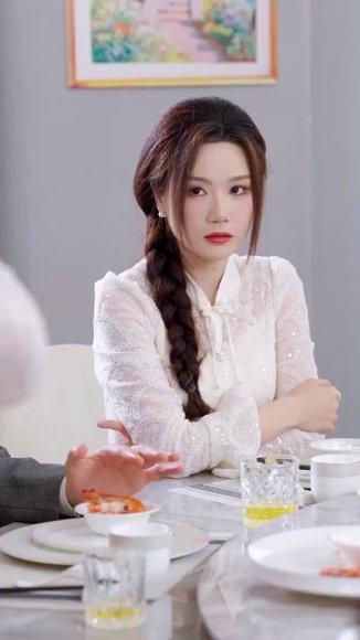 《女兄弟是学人精,她直接叫停婚礼(百度网盘)》短剧封面