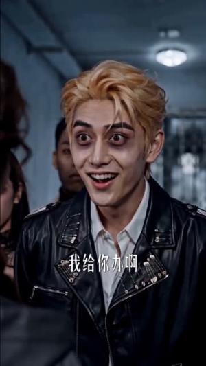 《绝境重生末世我在十八楼当女王（62集）（夸克网盘）》短剧封面