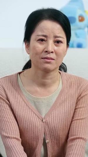 《深秋的康乃馨（90集）（夸克网盘）》短剧封面