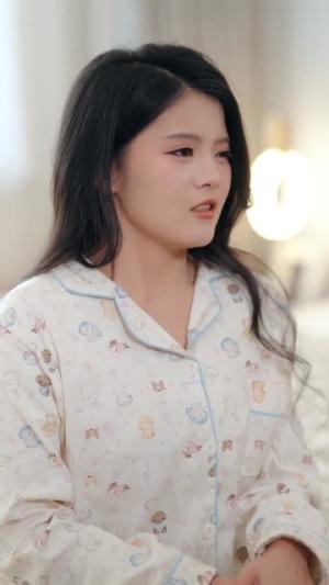 《这女主野到犯规（69集）周靖博＆卢文洁（夸克网盘）》短剧封面