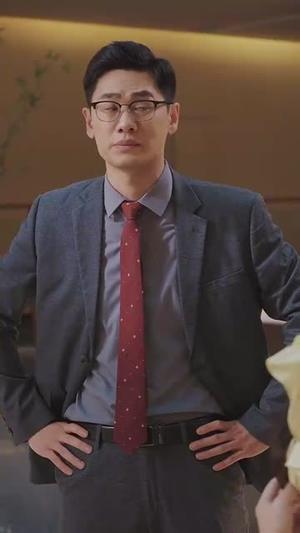 《傻萌替身爱上我老公(82集)(夸克网盘)》短剧封面