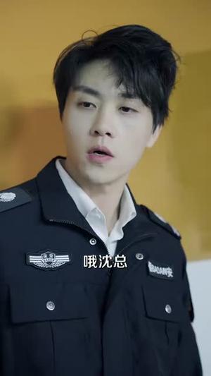 《保安潇洒哥开局救下绝美总裁（80集）郭谨睿&罗欢（夸克网盘）》短剧封面