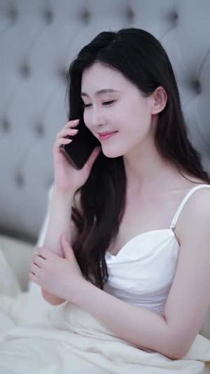 《予她半城(100集)(夸克网盘)》短剧封面