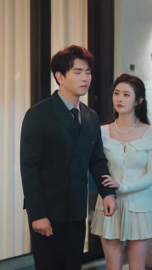 《千古一帝镇乾坤&朕说俄语你怕什么(70集)于介平&张婉琳(夸克网盘)》短剧封面