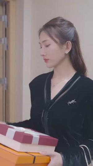 《重回南洋当千金（50集）（夸克网盘）》短剧封面