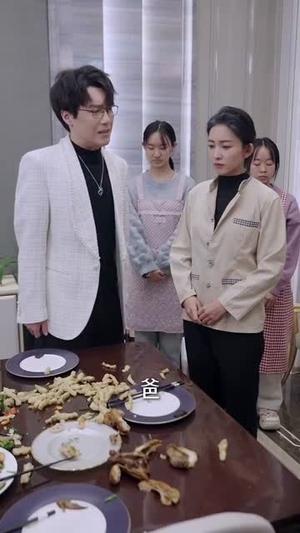 《暗香如故(70集)(夸克网盘)》短剧封面