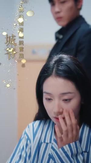 《伪装的玫瑰（71集）（夸克网盘）》短剧封面