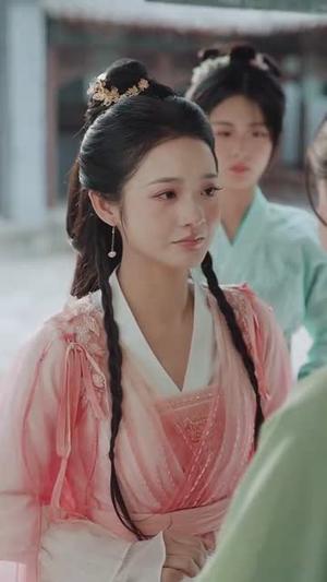 《娘娘又茶又媚一路轻松上位(99集)何索&觅七(夸克网盘)》短剧封面