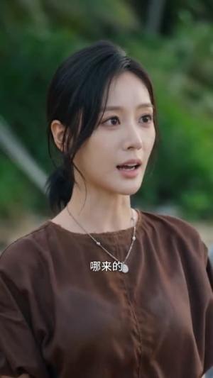 《我的荒岛生活不太对劲(71集)(夸克网盘)》短剧封面