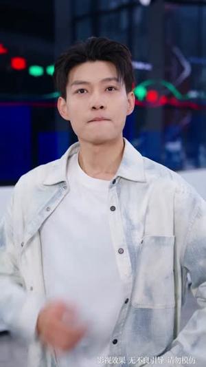《全能系统，校花的专属战神老公（80集）余欣妍＆酱爆（夸克网盘）》短剧封面