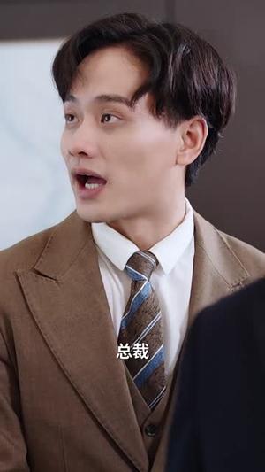 《退休后怦然心动遇上你(61集)(夸克网盘)》短剧封面