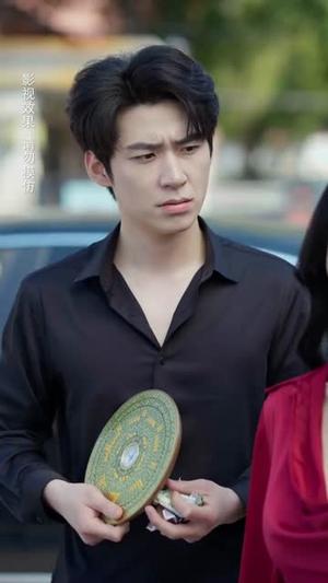 《风水天师护红颜（51集）司俊楠＆李丹妮（夸克网盘）》短剧封面
