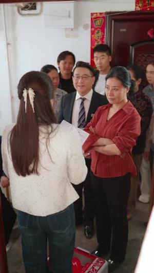 《举报我堆杂物,我反手搬走电梯(75集)张晓楠&王晨(夸克网盘)》短剧封面