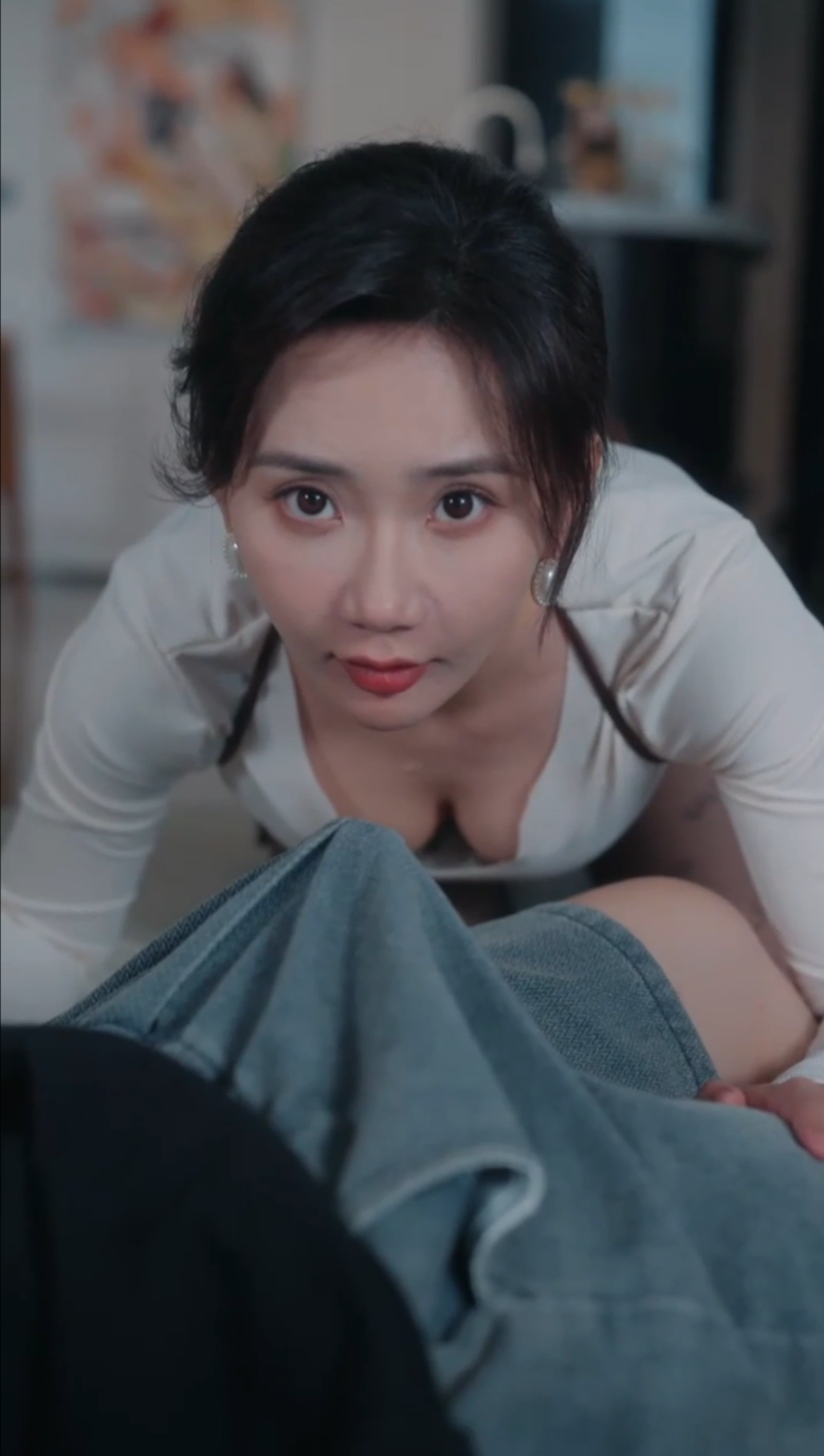 《擦边短剧:换位情缘&婚后试爱&老婆的秘密特训(迅雷网盘)》短剧封面
