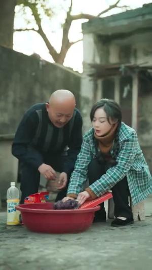 《小锦鲤之我给全家送福气(72集)蔚琳(夸克网盘)》短剧封面
