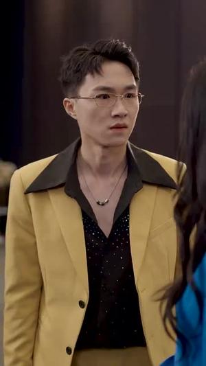 《长跑八年她奔向白月光(103集)汪天予(夸克网盘)》短剧封面