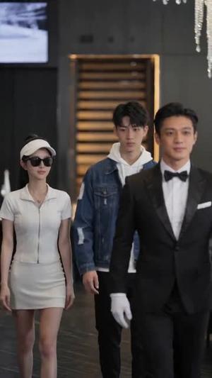 《五星好评系统,我逆转人生!(91集)AI短剧(夸克网盘)》短剧封面