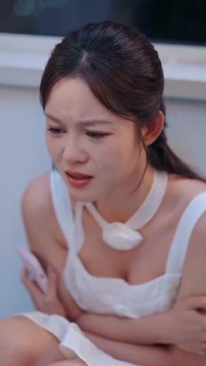 《夜色微光抚心醒(82集)王羽墨》短剧封面