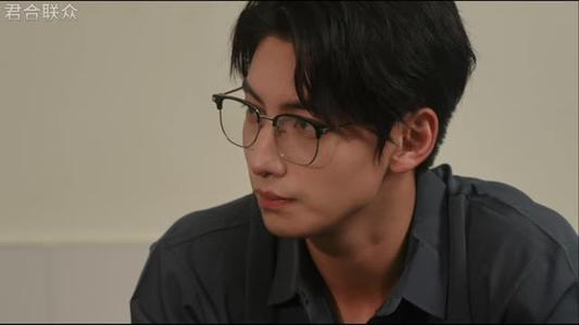 《小姨陪睡&家教老师&温柔的小姨（完整版） 教母eliy 最新 擦边短剧-夸克网盘》短剧封面