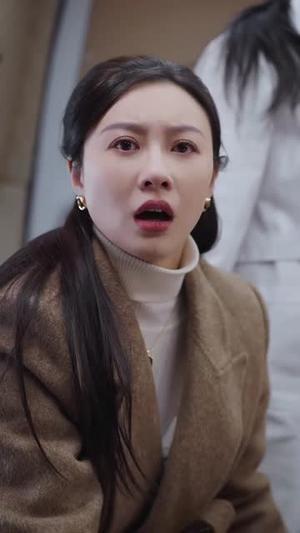 《恶意别救护车后,老公跪求不和离(60集)(夸克网盘)》短剧封面