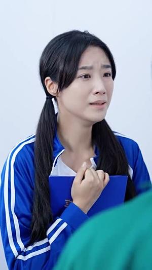 《我救了美女大明星老婆（70集）（夸克网盘）》短剧封面