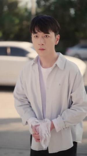 《神豪：从举报通缉犯开始（82集）傅浩楠＆李杨柳（夸克网盘）》短剧封面