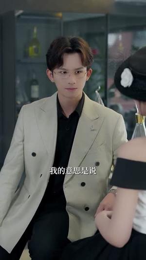 《双生：致命替身（70集）刘雨露＆漆培鑫（夸克网盘）》短剧封面