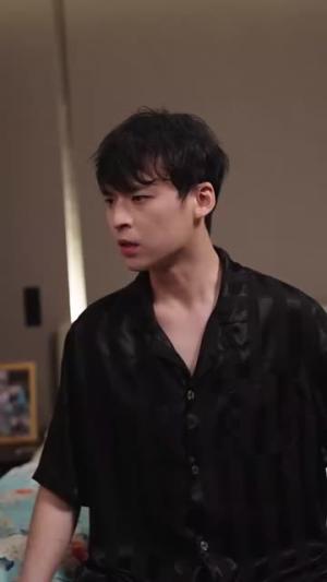 《闪婚后，豪门夫妇马甲震惊全球（67集）董一一&子琪（夸克网盘）》短剧封面