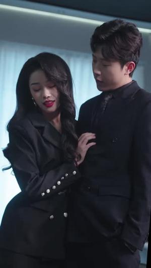 《带着一亿重生,我日子爽翻了(79集)蔡钧宇&李美慧(1080P)(夸克网盘)》短剧封面