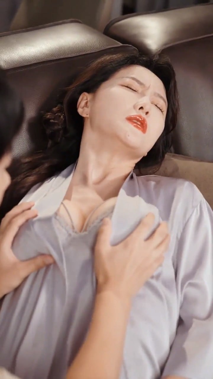 《擦边短剧：欲海情波(Waves of Desire)（迅雷网盘）》短剧封面