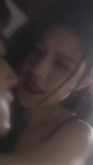 《擦边剧:神秘的妻子(76集)》短剧封面