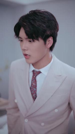《擦边短剧：指尖之恋&指尖之爱（49集）（夸克网盘）》短剧封面