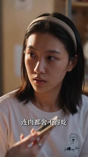 《重回校园,我带丑小鸭变身黑天鹅(65集)(夸克网盘)》短剧封面