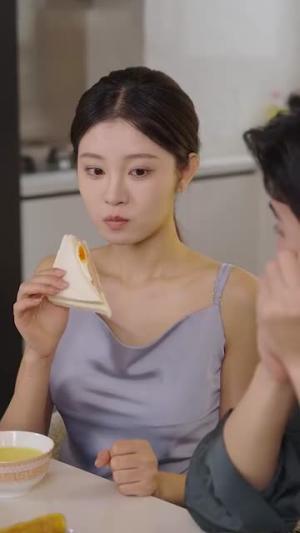 《霍总你老婆才是真大佬(99集)(夸克网盘)》短剧封面