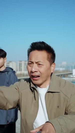 《再咬一口不松手（85集）张东梓&谢春懿（夸克网盘）》短剧封面