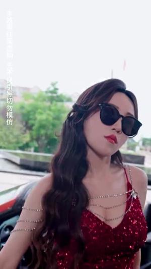 《农村里飞出金凤凰（68集）许梦圆（夸克网盘）》短剧封面