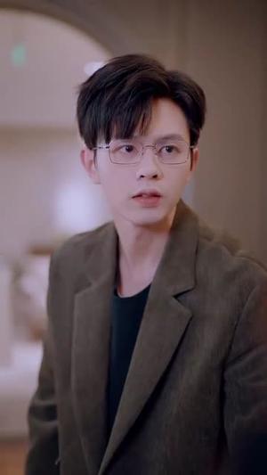 《谢教授你太直球了（160集）王千硕＆彭千玲（夸克网盘）》短剧封面