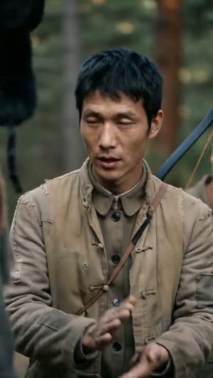《重生打猎:我携妻女逆袭人生(80集)(夸克网盘)》短剧封面