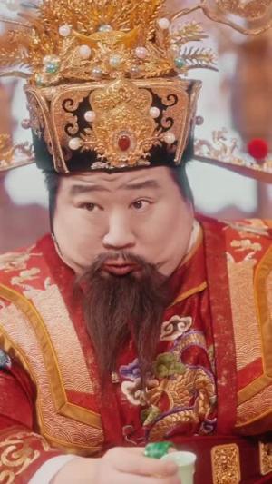 《暴走财神之我亲爹竟是财神爷(70集)肥龙&都钊&尹菲(夸克网盘)》短剧封面