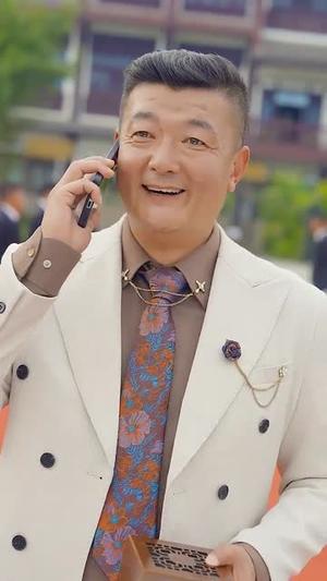 《假破产后大小姐她杀疯了（77集）（夸克网盘）》短剧封面