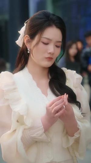 《校花别给我爆金币了,我真是顶级财阀(80集)程勇炜&李北辰(夸克网盘)》短剧封面