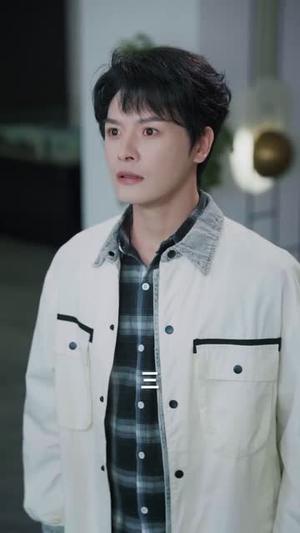 《女神为我倾心：系统带我逆袭（80集）李彬航＆董鹿鹿（夸克网盘）》短剧封面